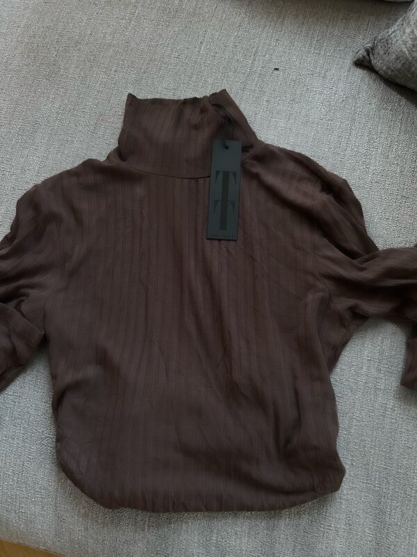 JanettTT Turtleneck Chocolate!